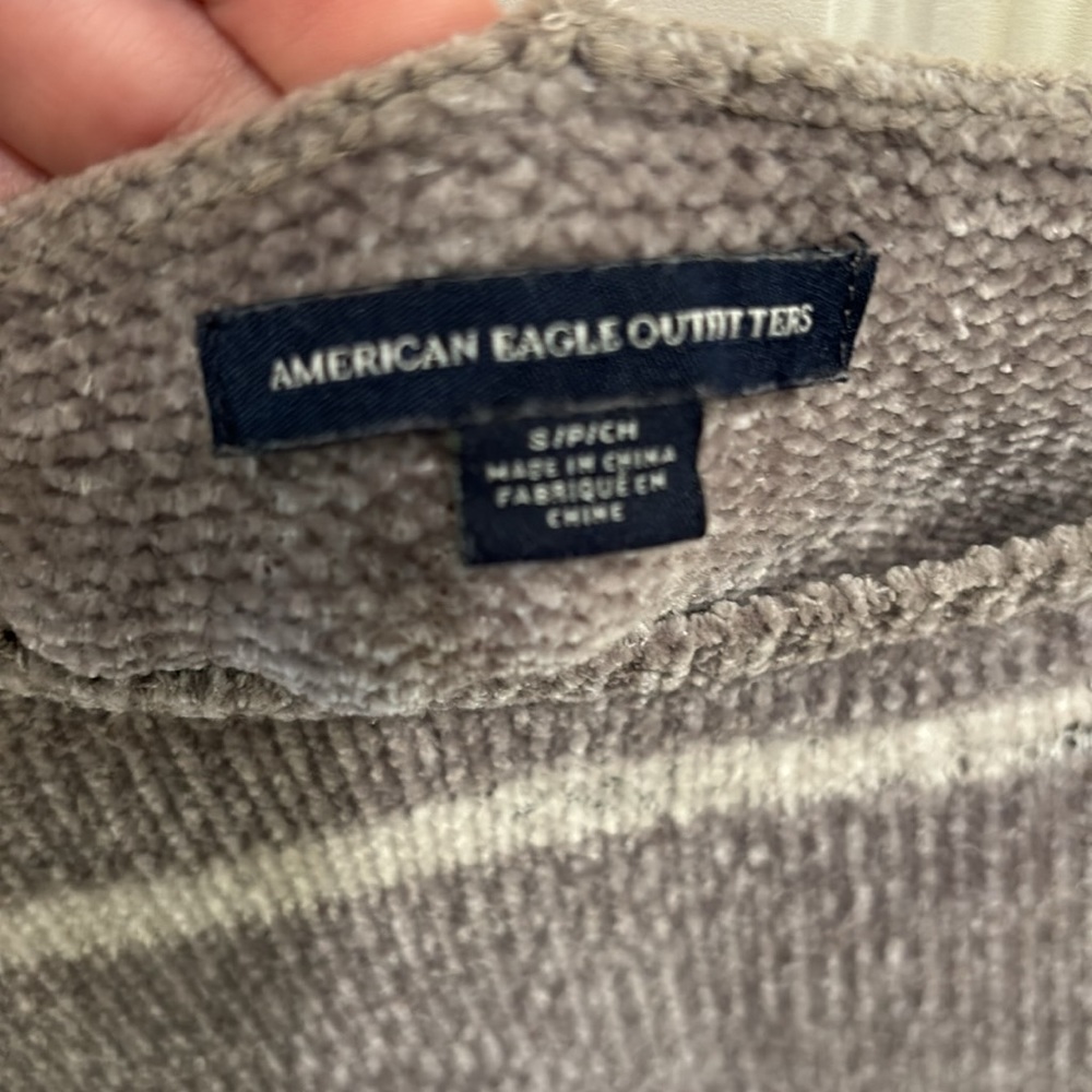 sweater - Picture 2 of 2